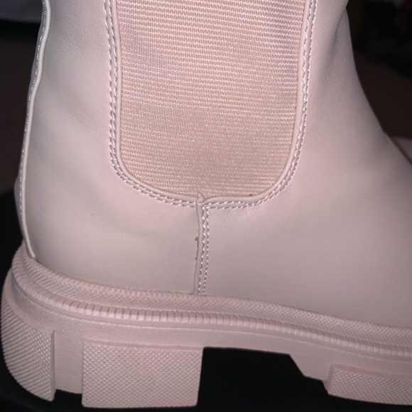 NWT Missguided pull on boots cream size 9 - Picture 8 of 9